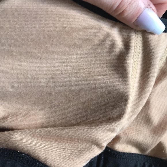 Sports bras - Picture 3 of 4